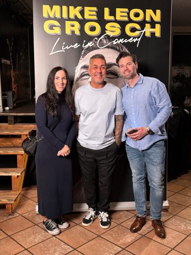 Foto-22.11.25-23-17-43