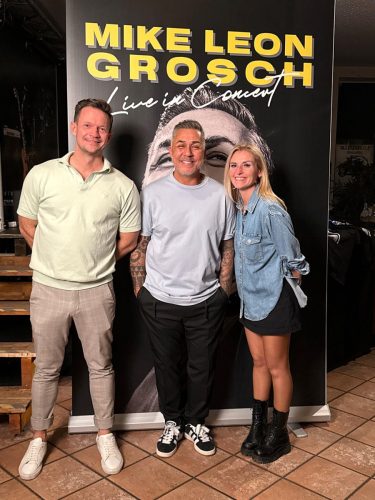 Foto-22.11.25-23-18-59